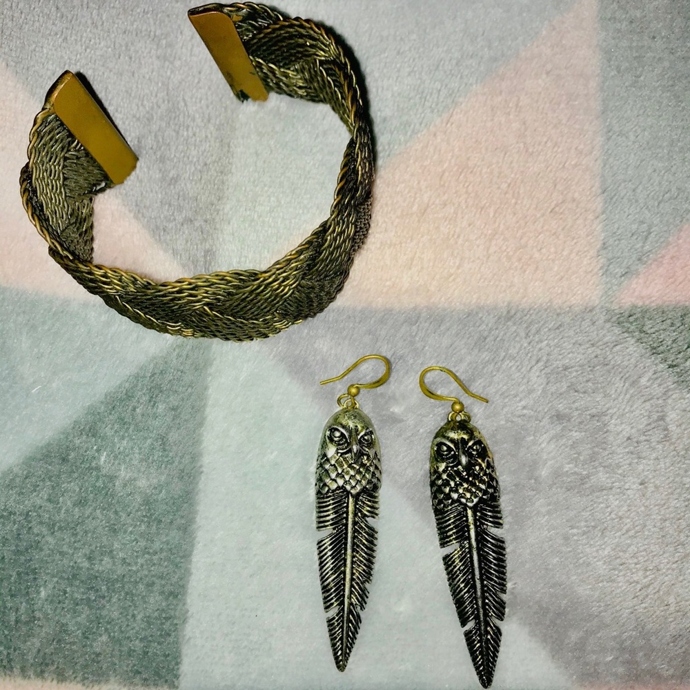 👀Bracelet cuff and earrings set👀